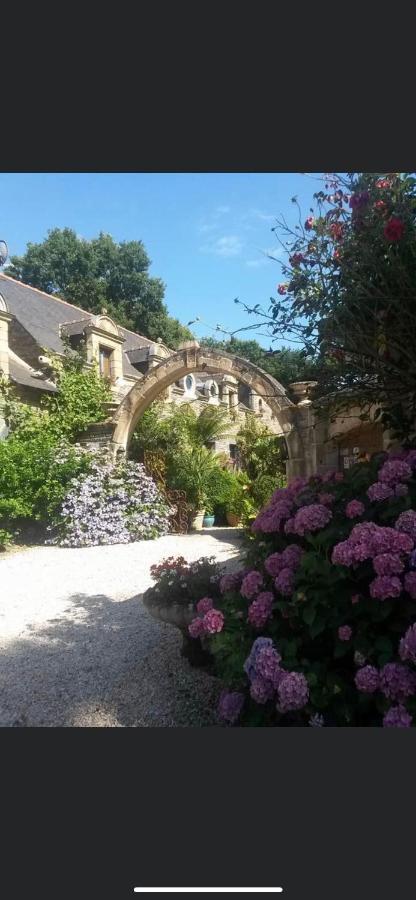 Le Clos Saint Fiacre Hotel Carentoir Exterior foto