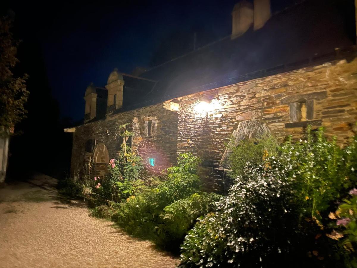 Le Clos Saint Fiacre Hotel Carentoir Exterior foto