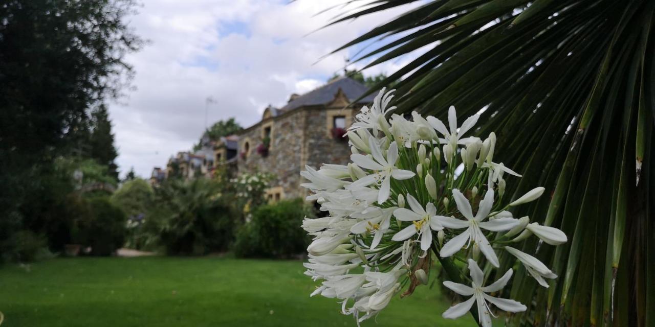 Le Clos Saint Fiacre Hotel Carentoir Exterior foto