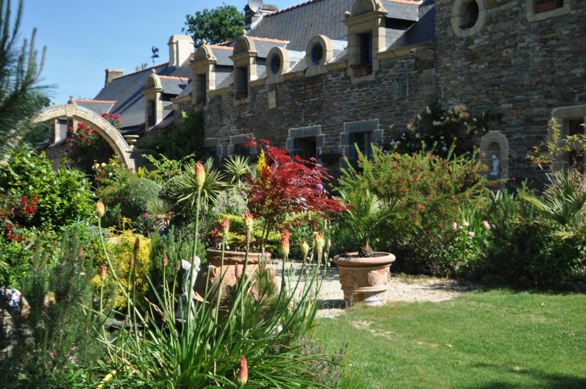 Le Clos Saint Fiacre Hotel Carentoir Exterior foto